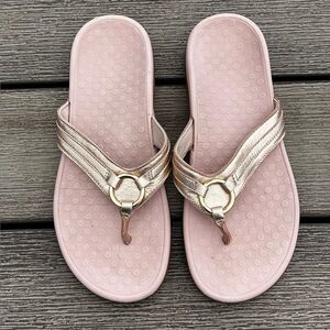 Vionic Pink Blush Flip Flop Sandals with Gold Accent Size 10